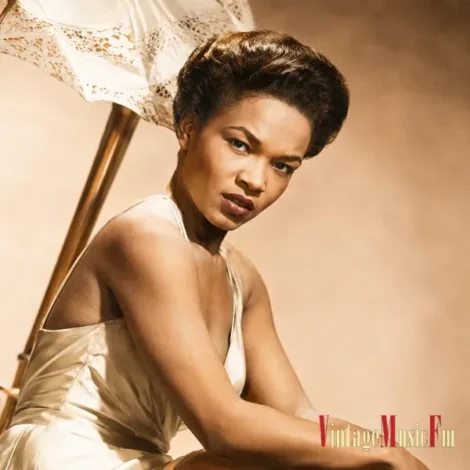 EARTHA KITT