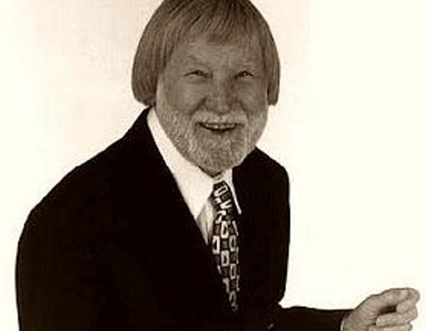 Ray Conniff nació en Attleboro, Massachusetts el 6 de noviembre de 1916