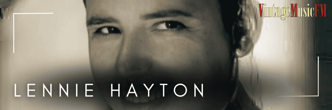 Lennie Hayton murió en Palm Springs, California, Estados Unidos. El 24 de abril de 1971