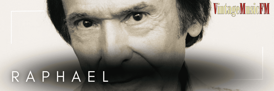 Raphael nació en Linares, España, el 5 de mayo de 1943