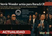 Stevie Wonder emociona a Chicago en la inauguración del Centro Presidencial Obama